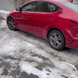 Meet your Posher, Chrisariel